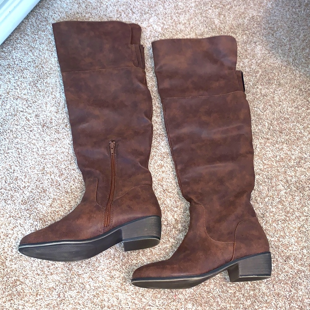 Brown Knee-High Boots- Size 8